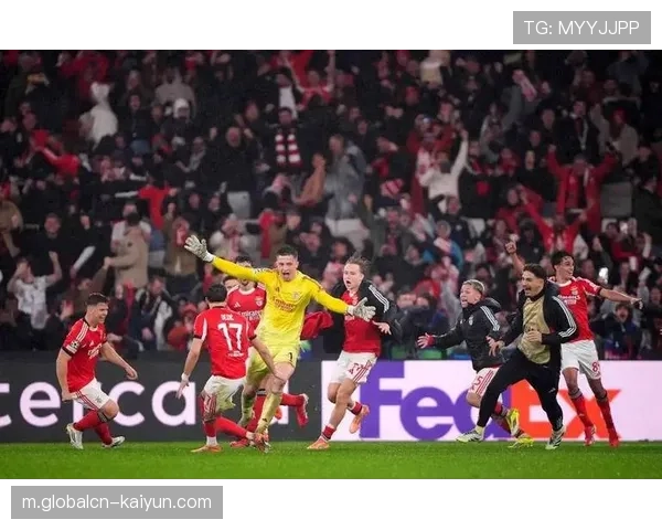 本菲卡门将特鲁宾补时头球绝杀 主场4-2逆转皇马